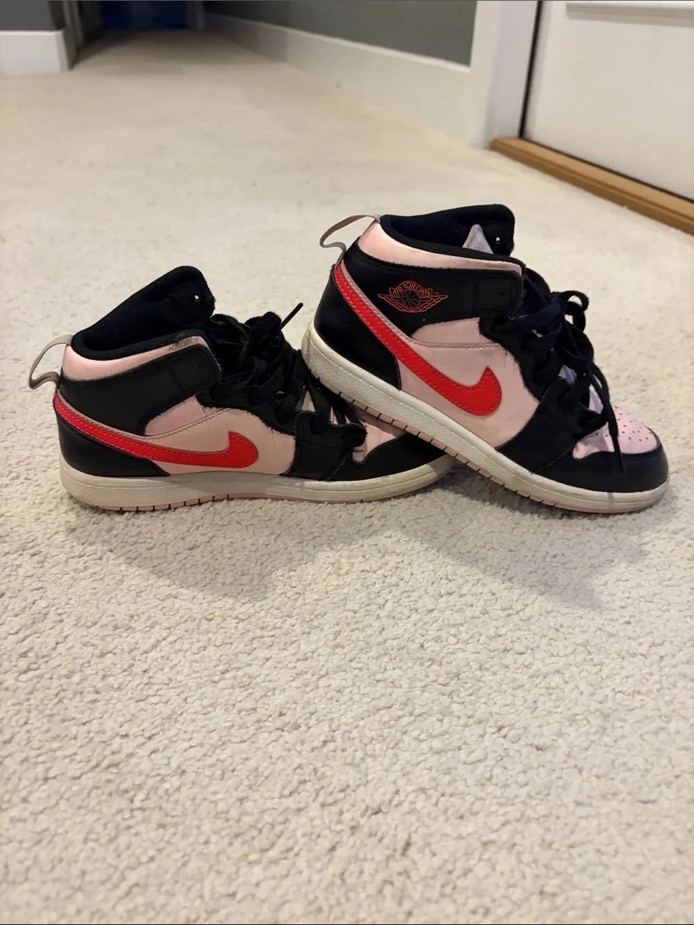 Nike Kids Black Pink & Red High-Top Sneakers